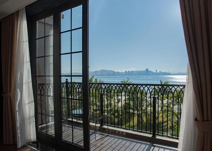 Khách sạn Victoria Villas *