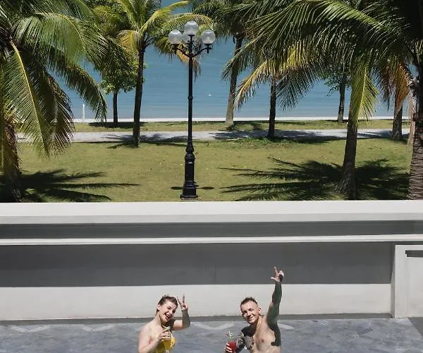 Khách sạn Victoria Villas *